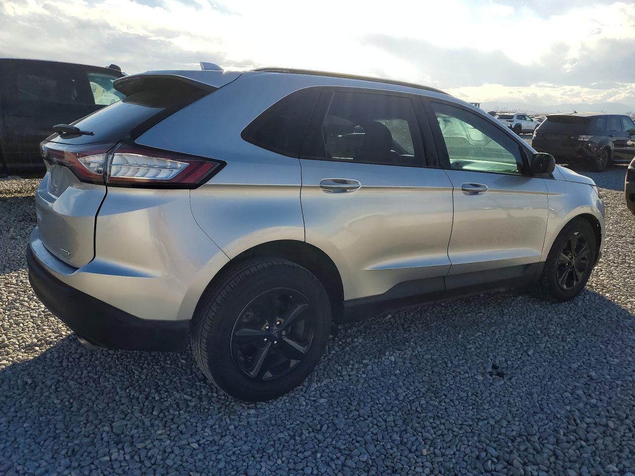 2017 Ford Edge Se - Image 3
