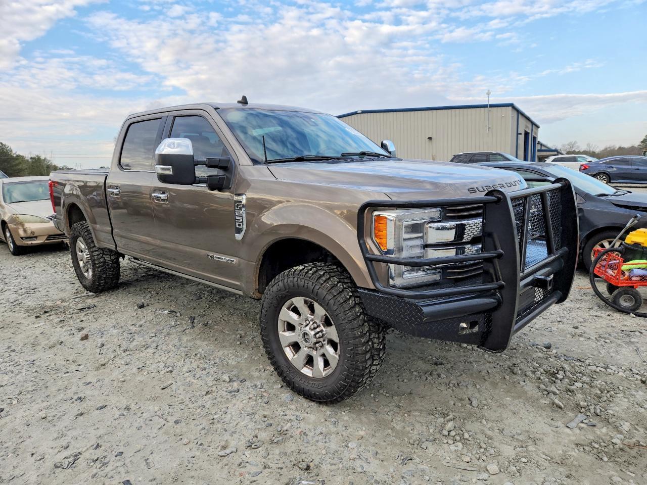 2019 Ford F250 Super Duty - Фото 4
