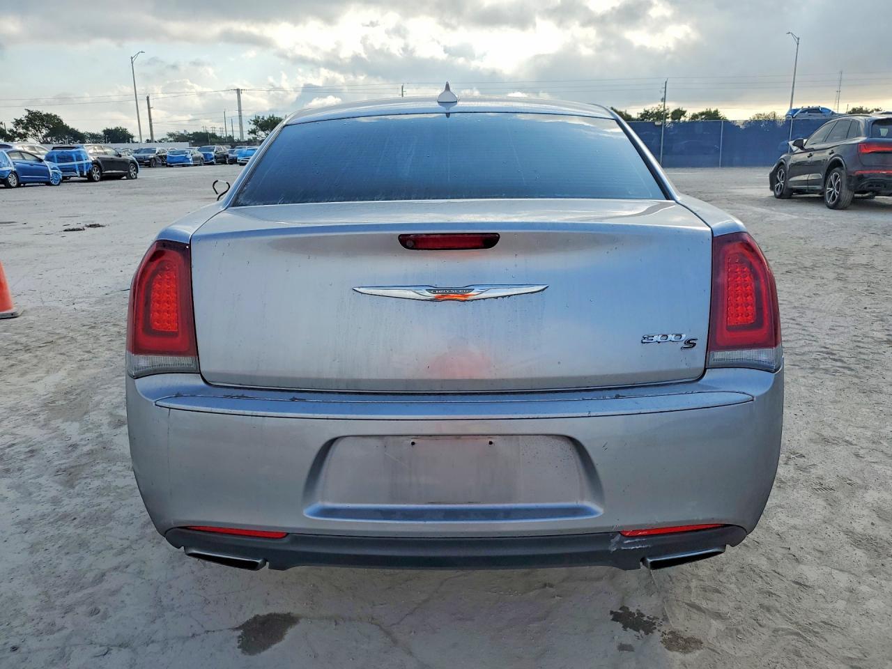 2018 Chrysler 300 S - Фото 6