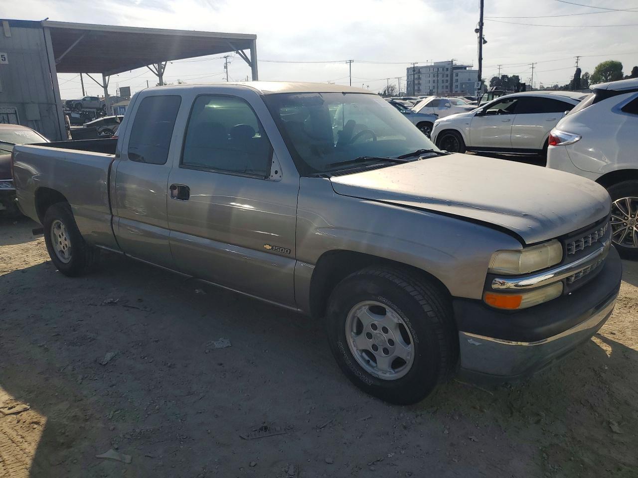 2001 Chevrolet Silverado C1500 - Image 4