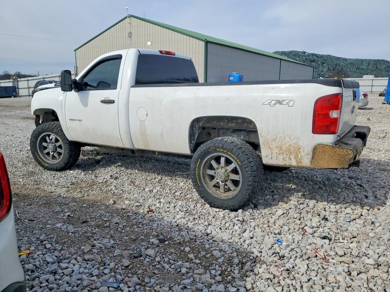 2011 Chevrolet Silverado K2500 Heavy Duty - Фото 2