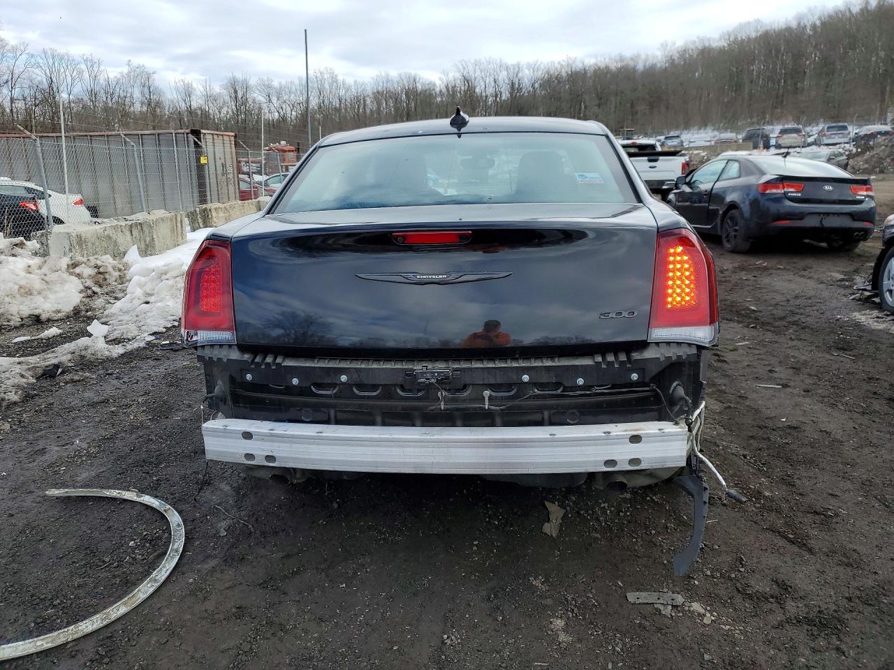 2023 Chrysler 300 Touring L - Фото 6