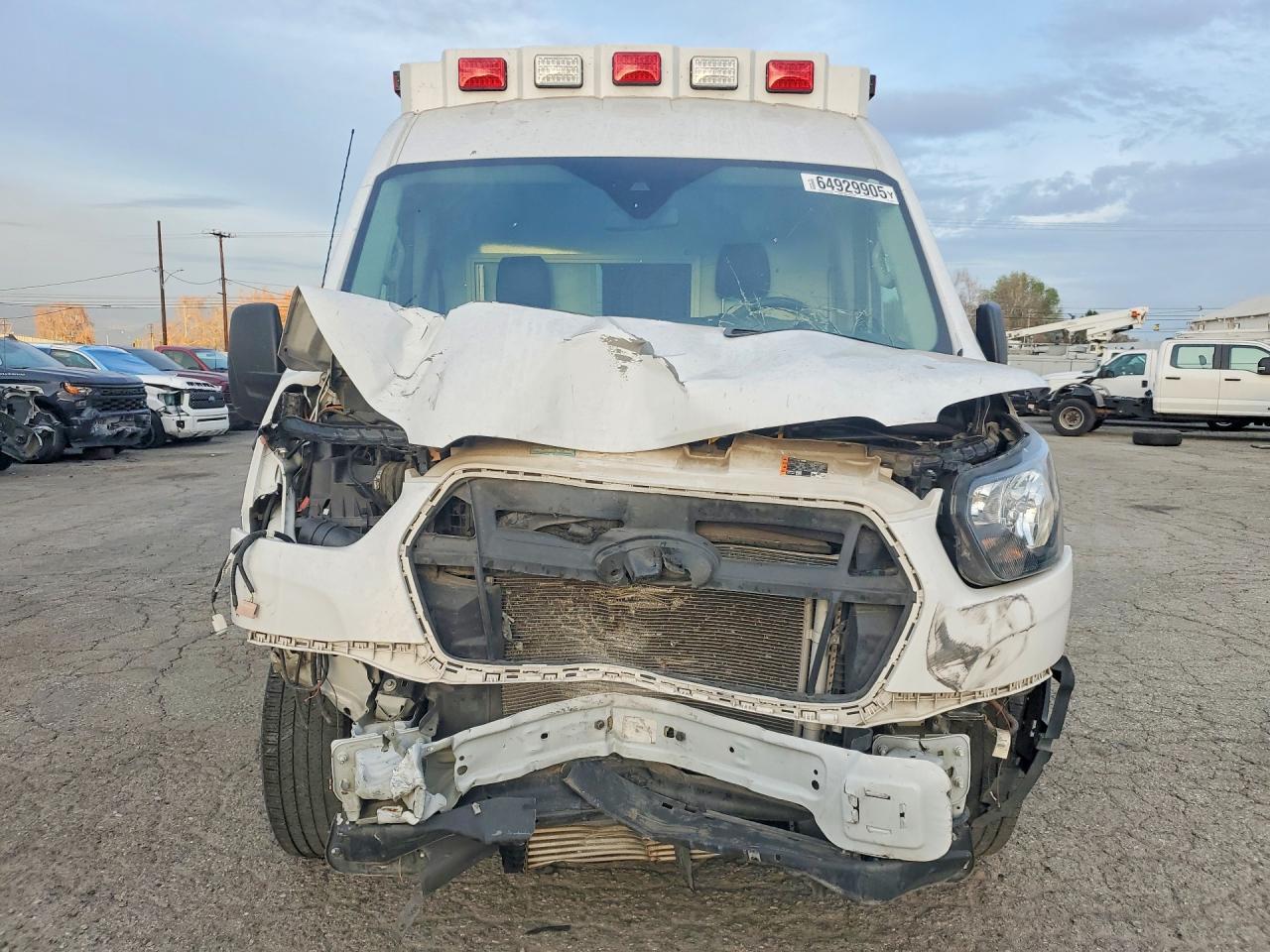 2023 Ford Transit Ambulance - Фото 5