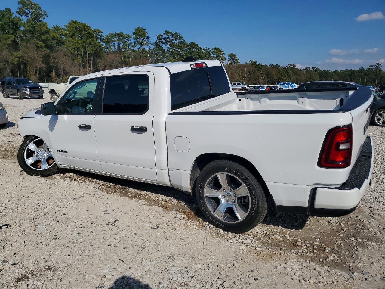 2025 Ram 1500 Tradesman - Фото 2
