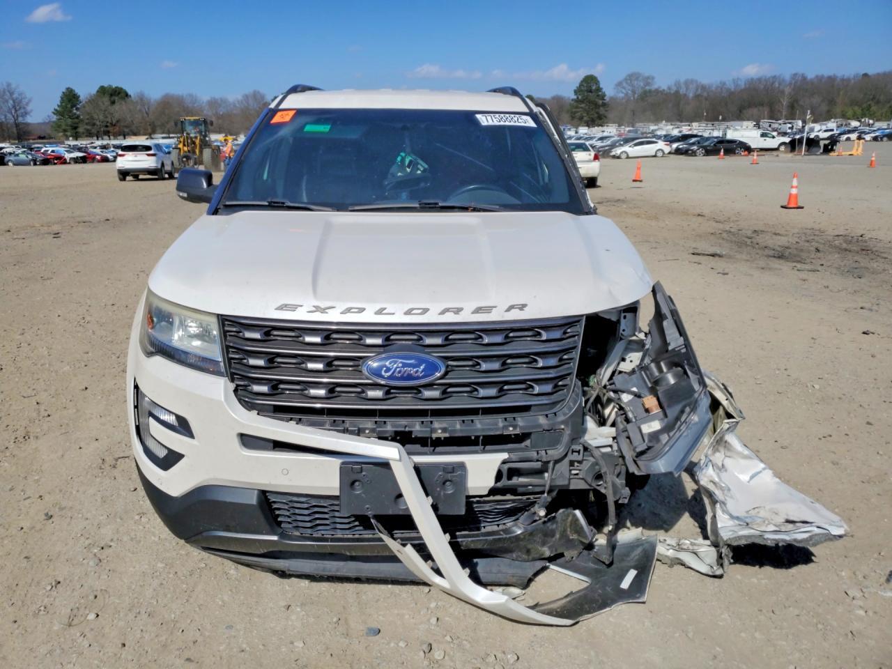 2017 Ford Explorer Xlt - Image 5