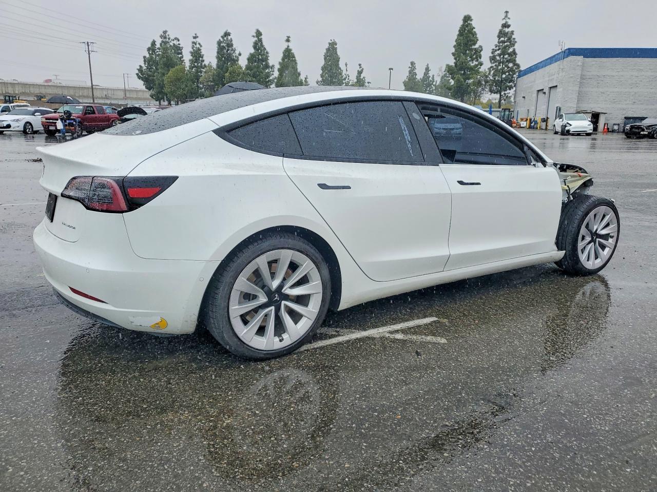 2022 Tesla Model 3 - Фото 3