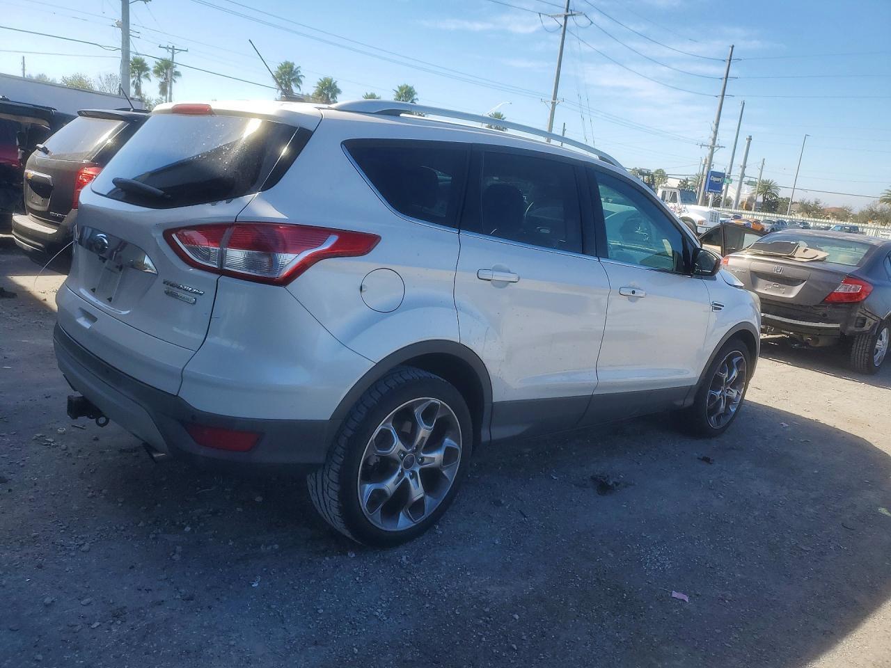 2015 Ford Escape Titanium - Фото 3