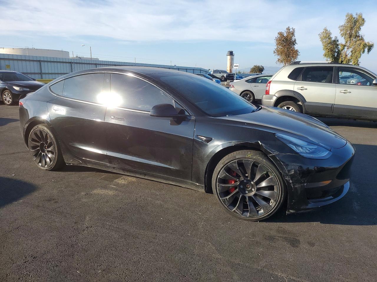 2020 Tesla Model 3 - Фото 4