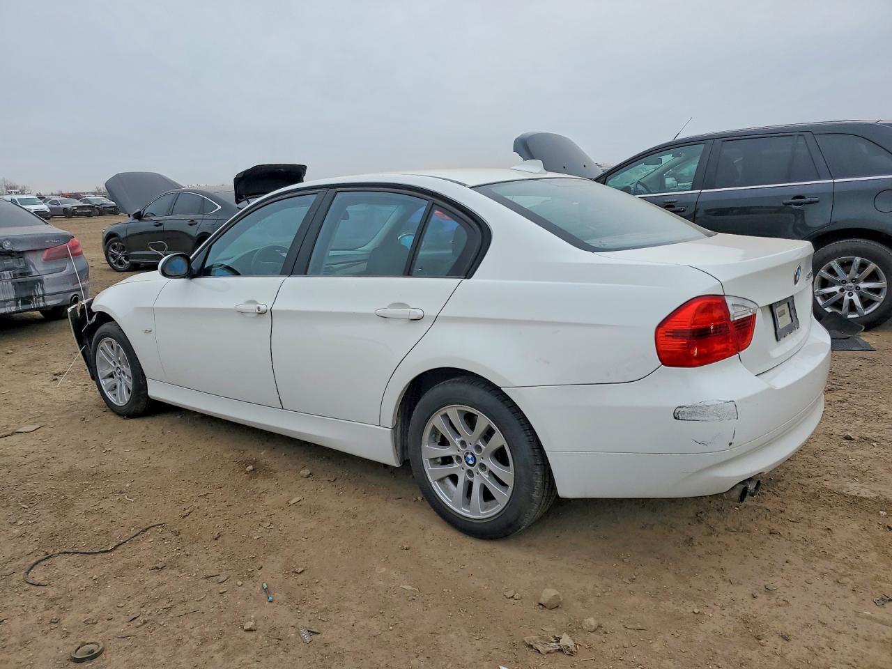 2006 BMW 325 Xi - Image 2