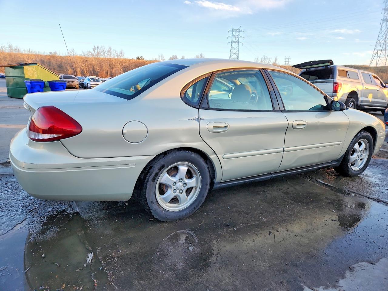 2007 Ford Taurus Se - Image 3