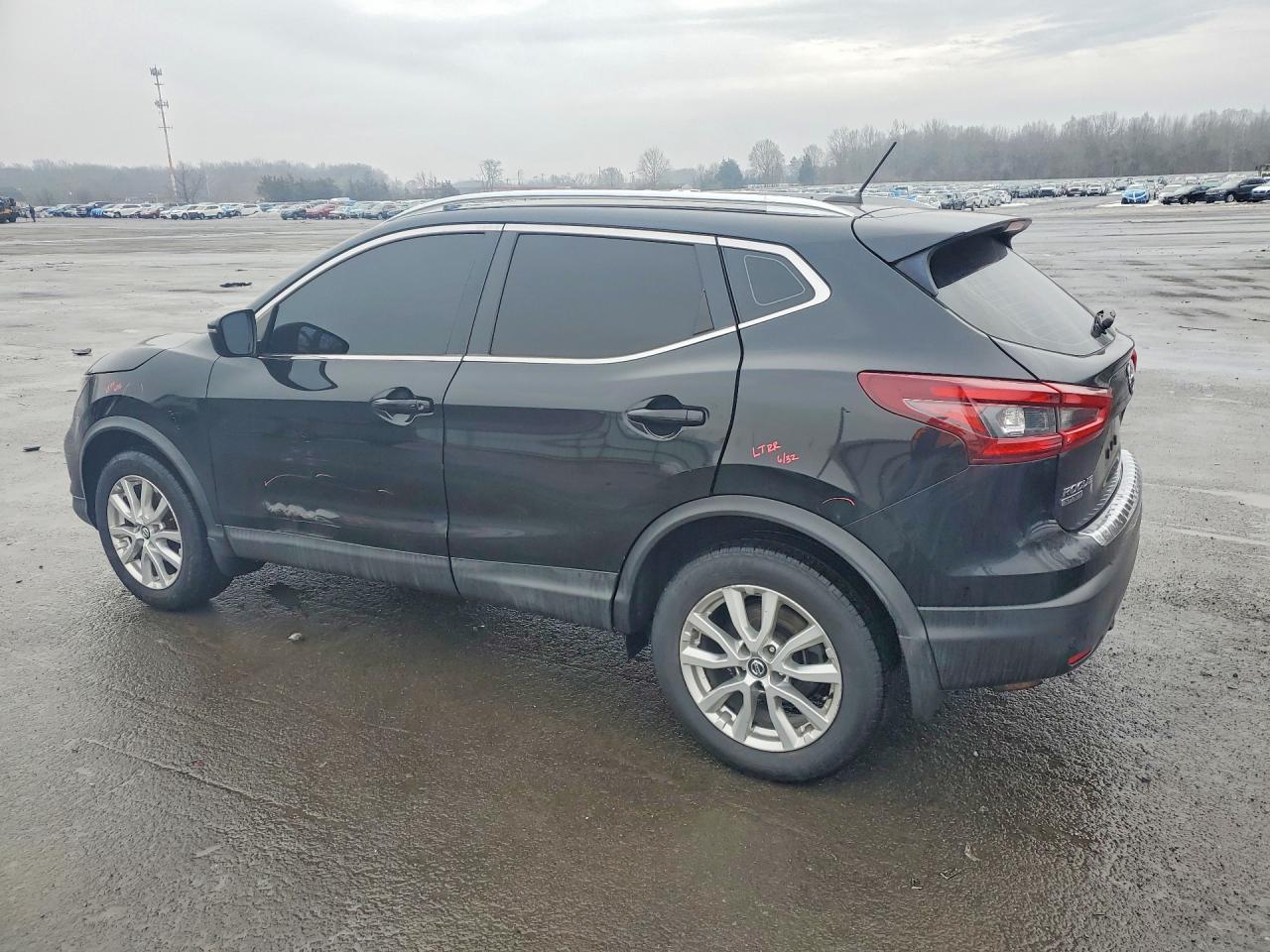 2020 Nissan Rogue Sport S - Image 2