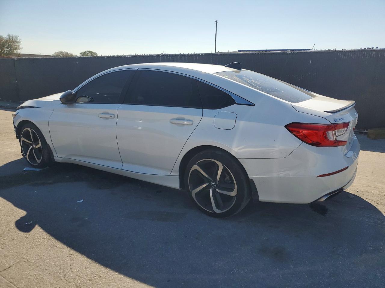 2022 Honda Accord Sport - Фото 2