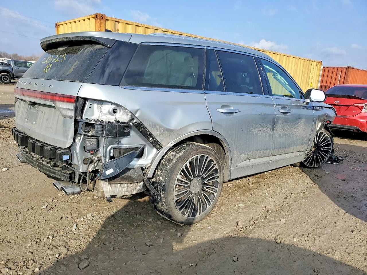 2023 Lincoln Aviator Black Label - Image 3