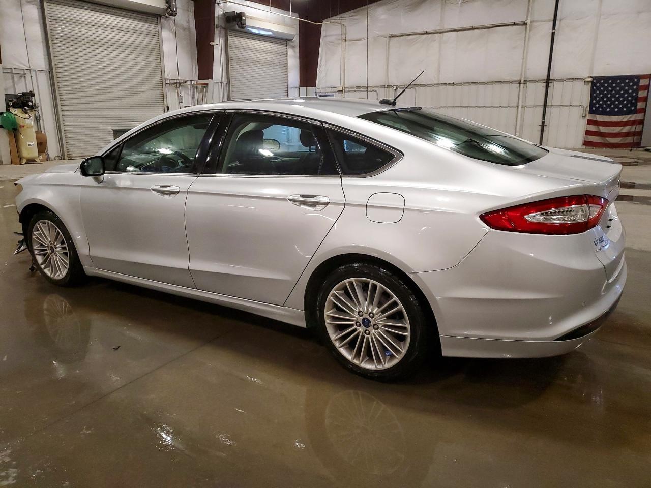 2016 Ford Fusion Se - Image 2