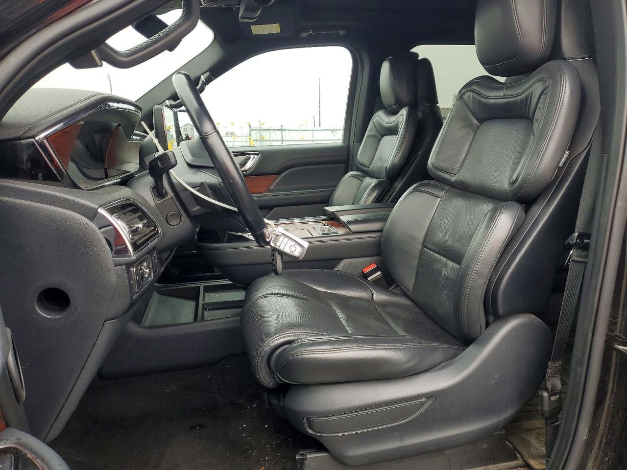 2022 Lincoln Navigator L Reserve - Image 7