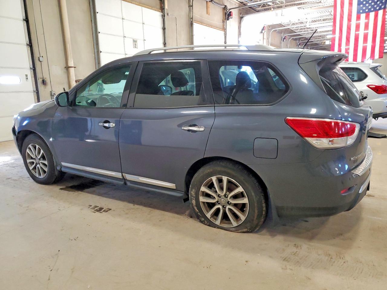 2014 Nissan Pathfinder S - Фото 2