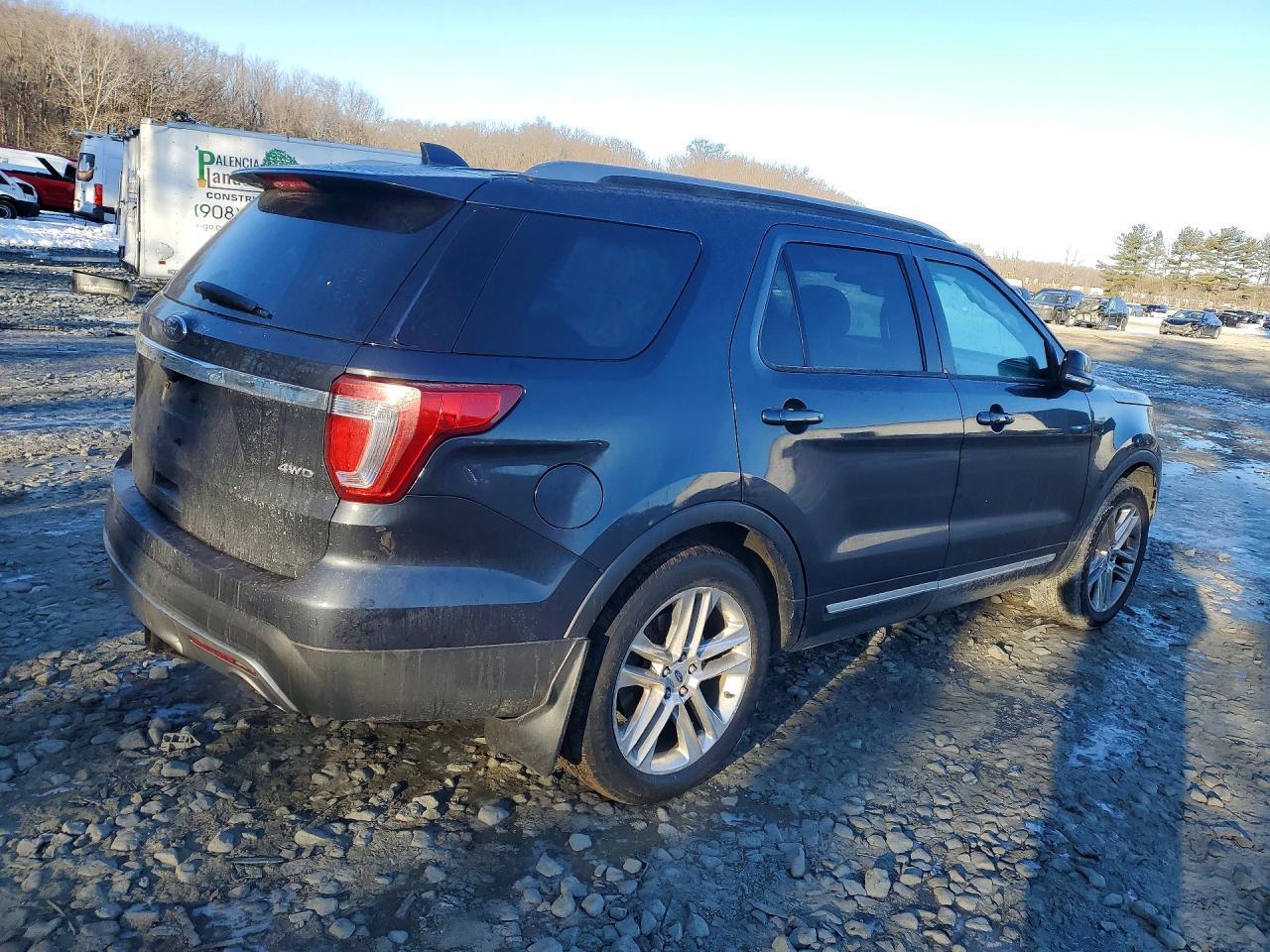 2017 Ford Explorer Xlt - Image 3
