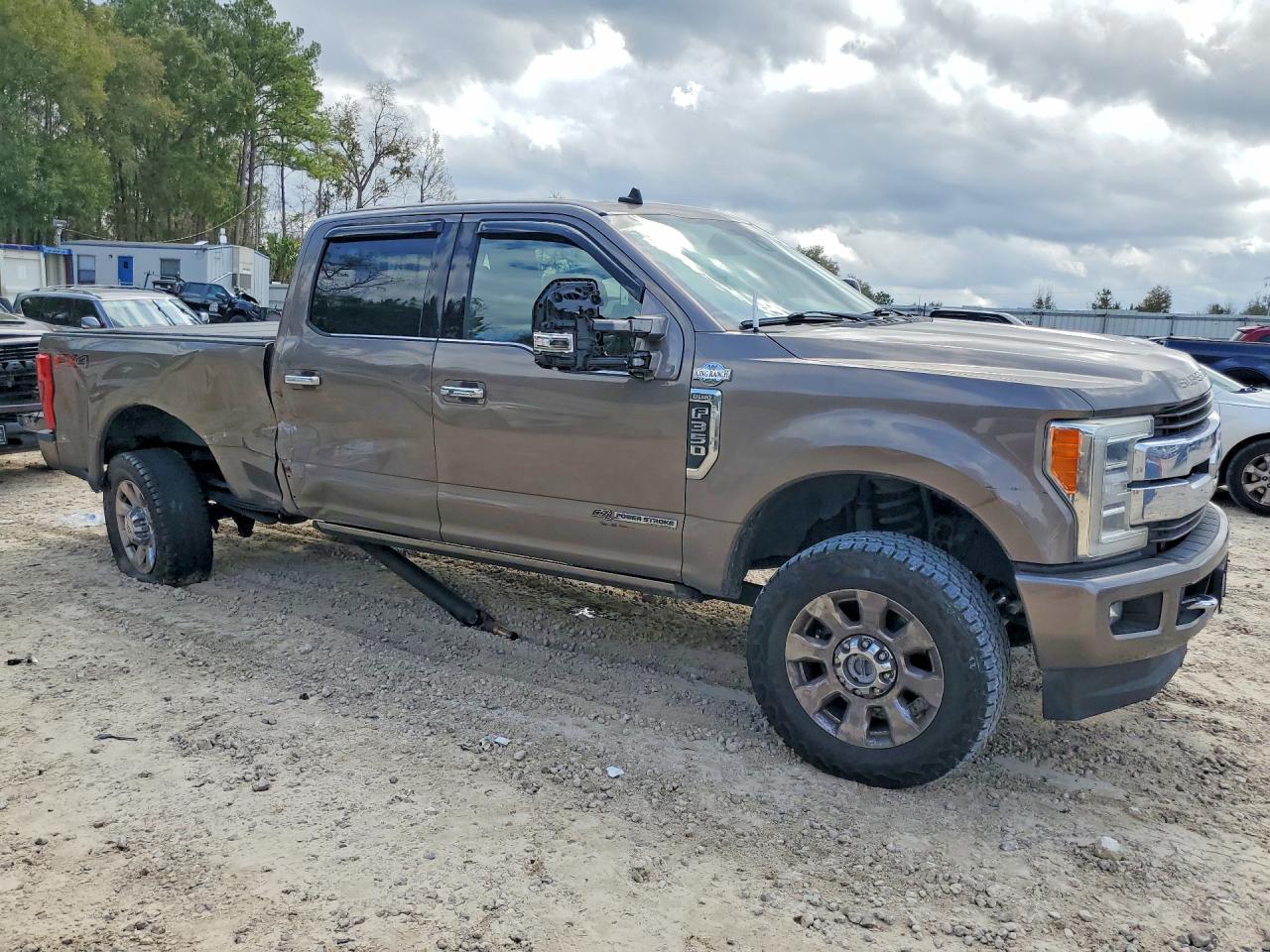 2019 Ford F350 Super Duty - Фото 4