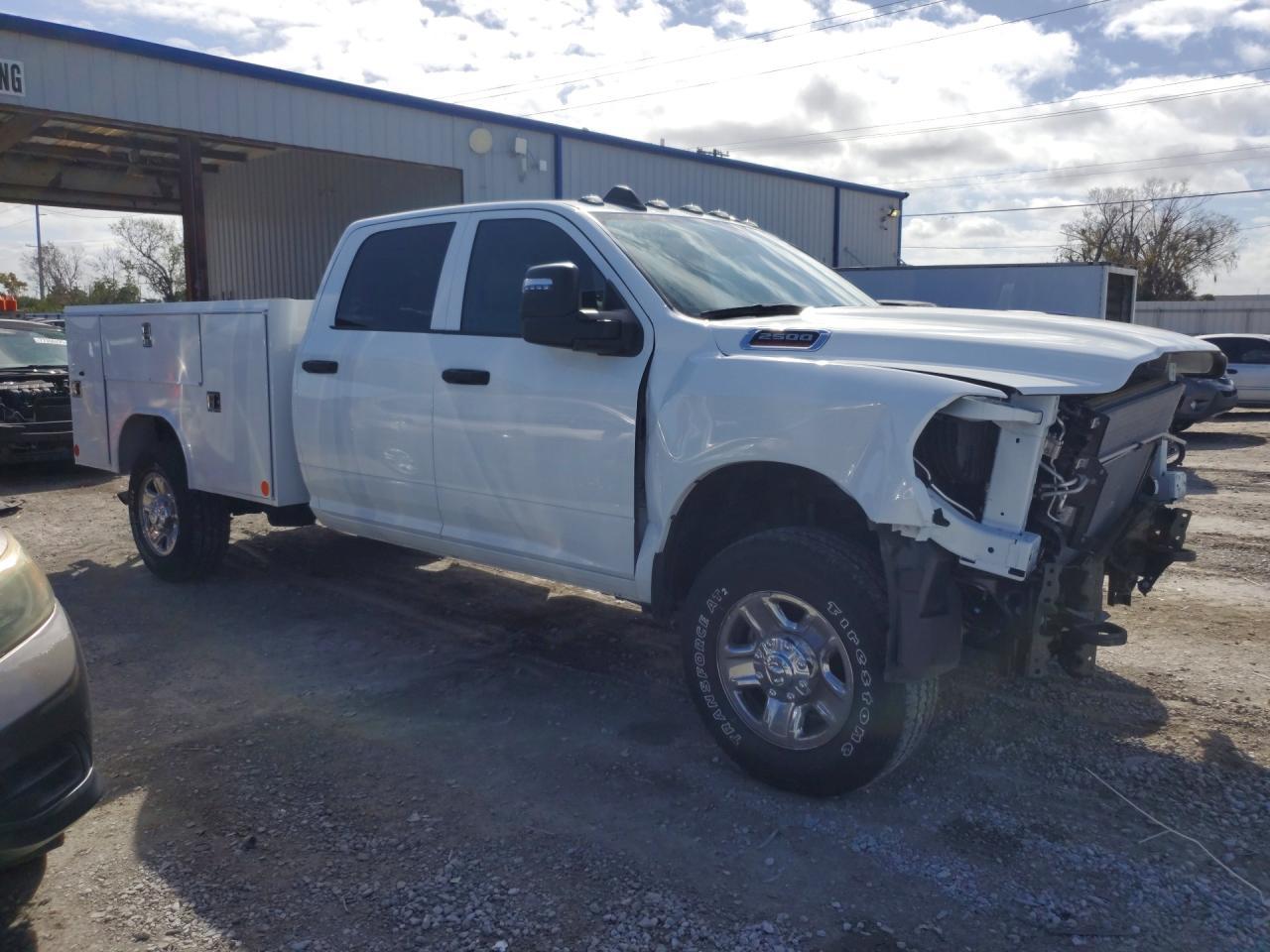 2024 Ram 2500 Tradesman Crew - Фото 4