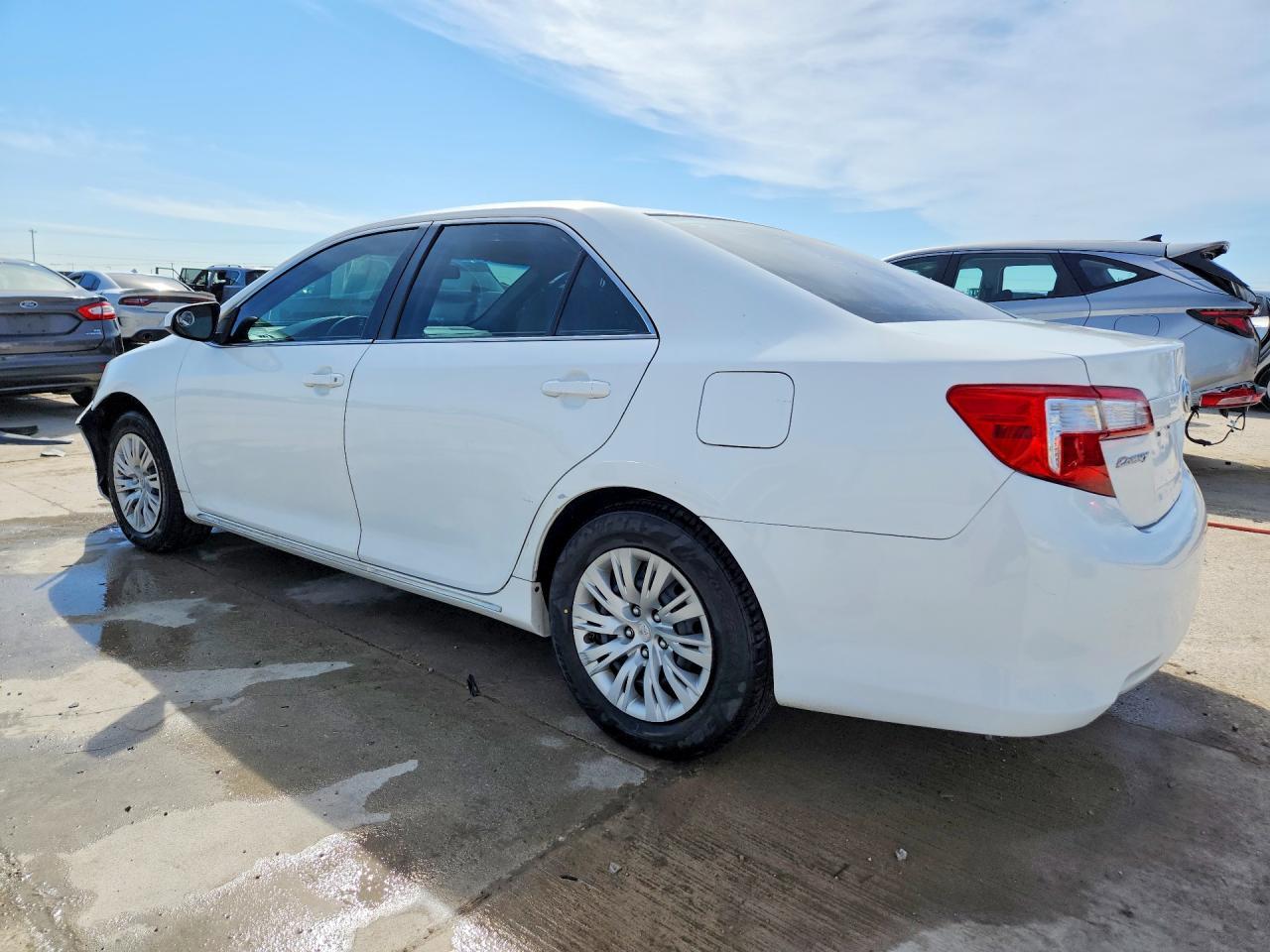 2013 Toyota Camry Hybrid Le - Фото 2