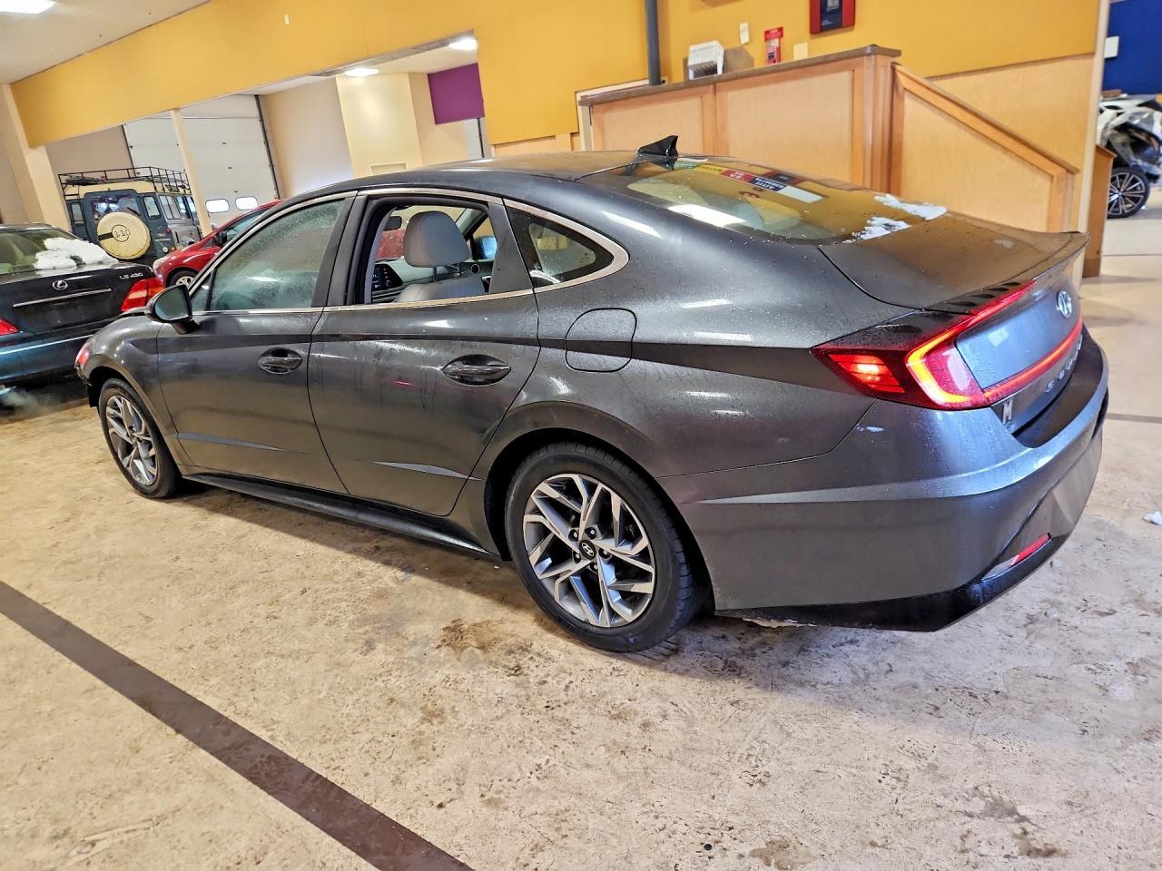 2022 Hyundai Sonata Sel - Image 2