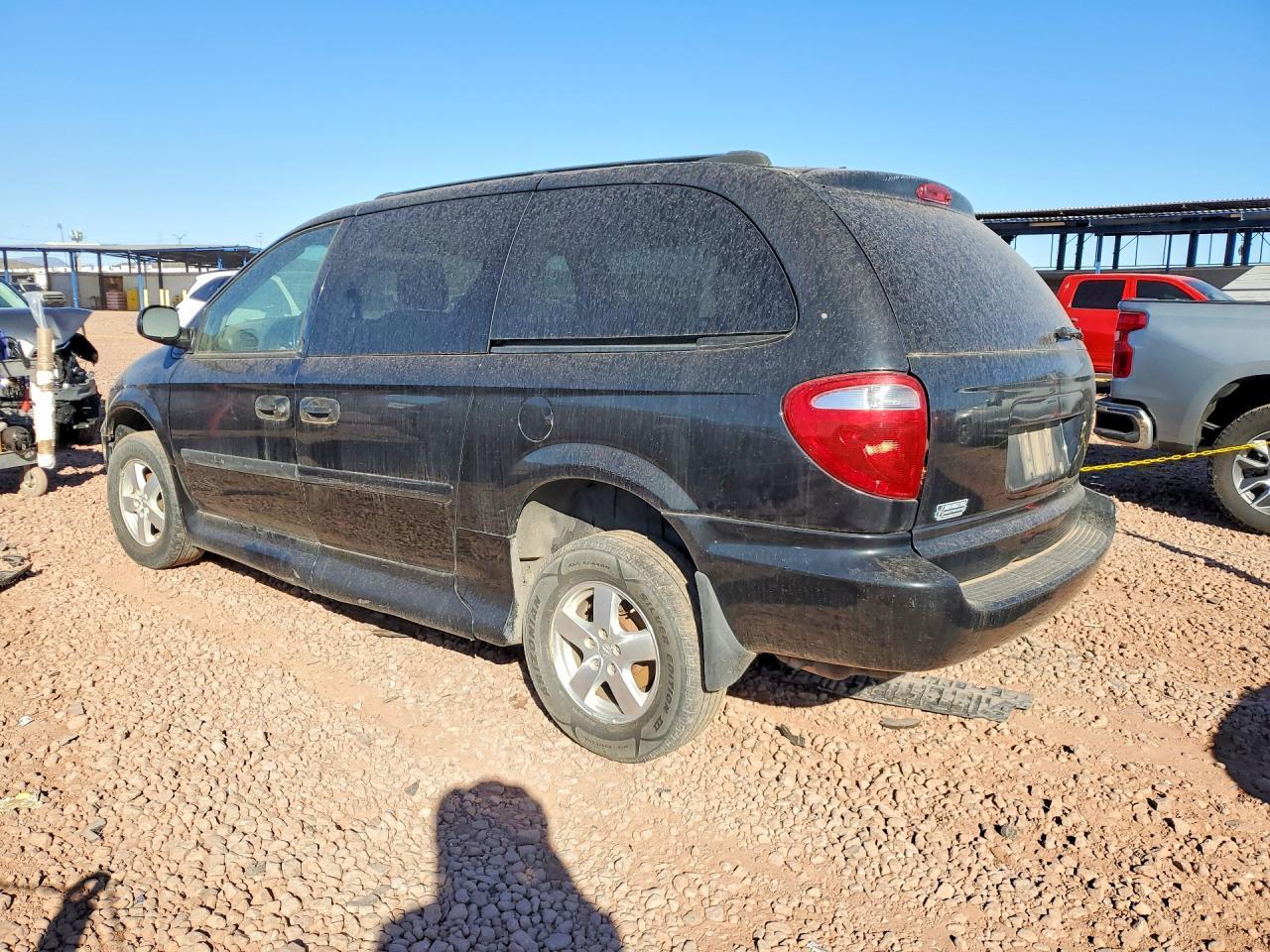 2005 Dodge Grand Caravan Sxt - Image 2