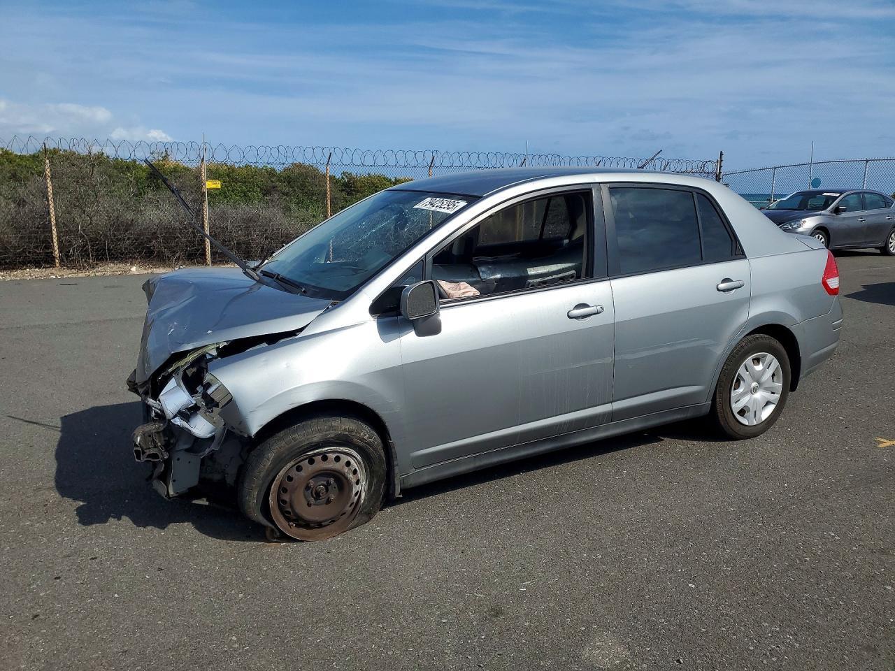 2010 Nissan Versa 1.8 S