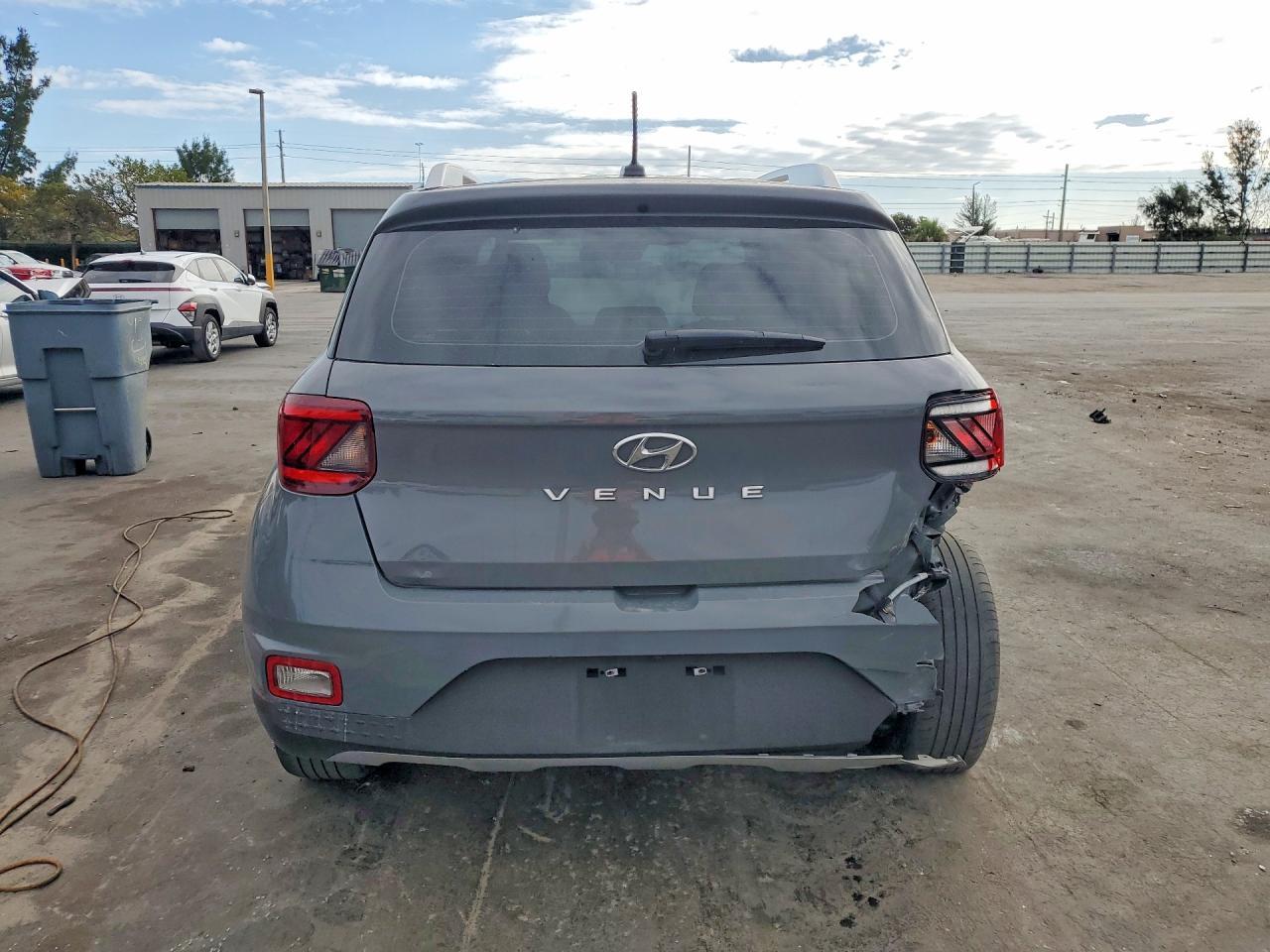2023 Hyundai Venue Sel - Фото 6