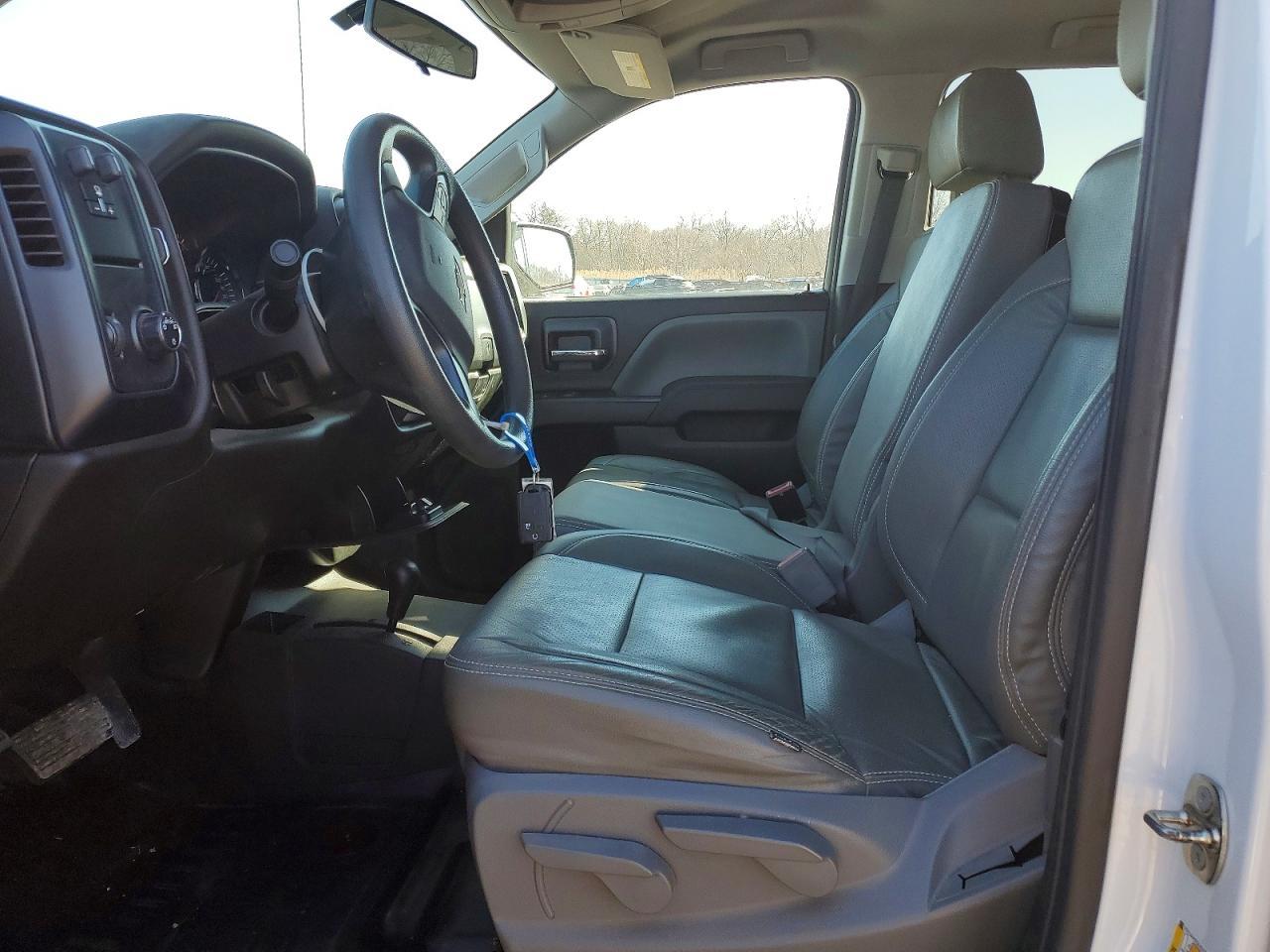 2018 Chevrolet Silverado K1500 Custom - Фото 7