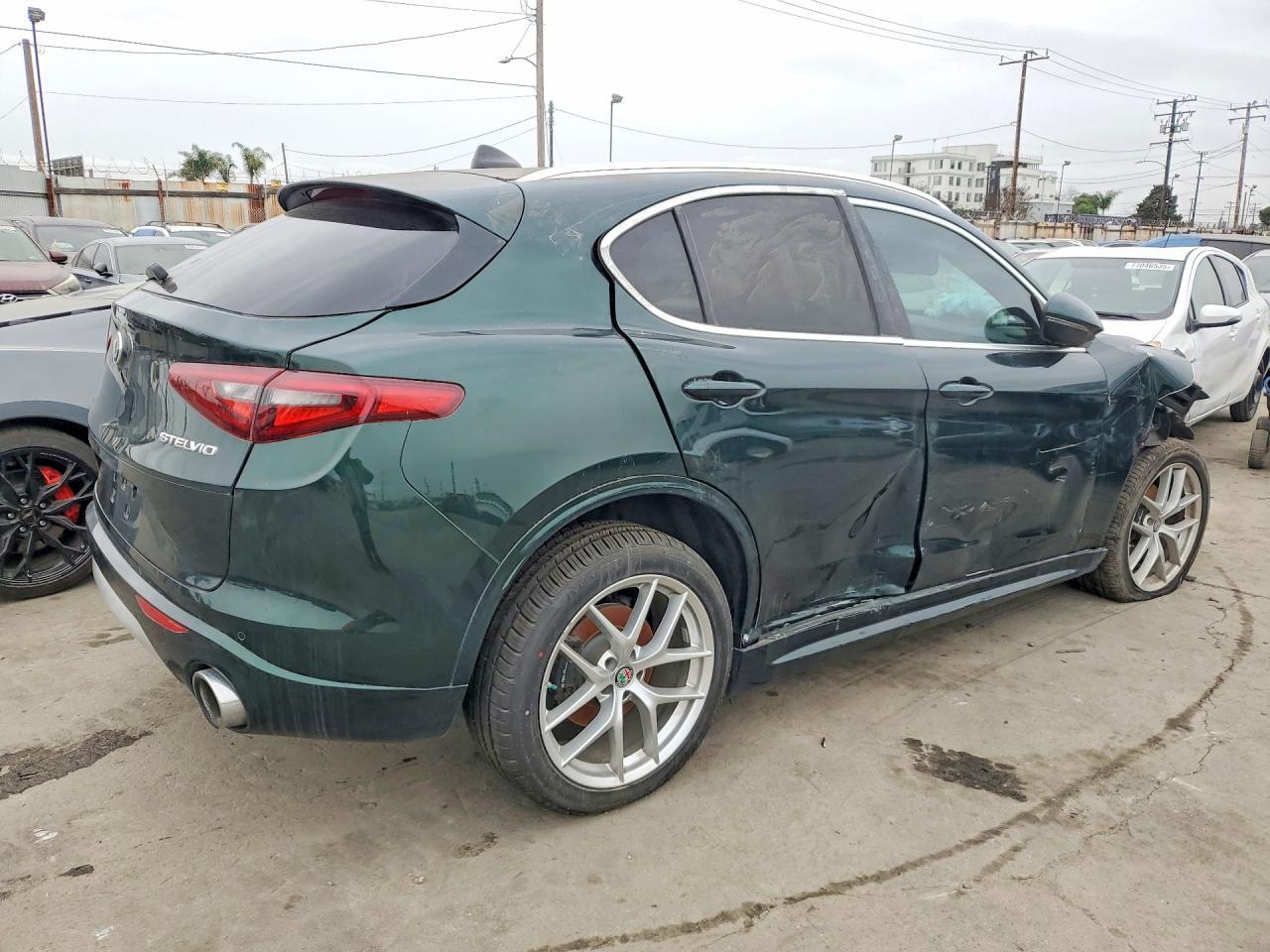 2021 Alfa Romeo Stelvio Ti - Фото 3