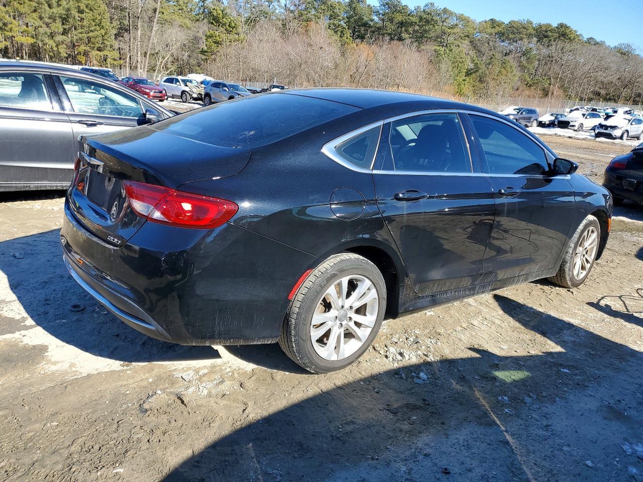 2015 Chrysler 200 Limited - Фото 3