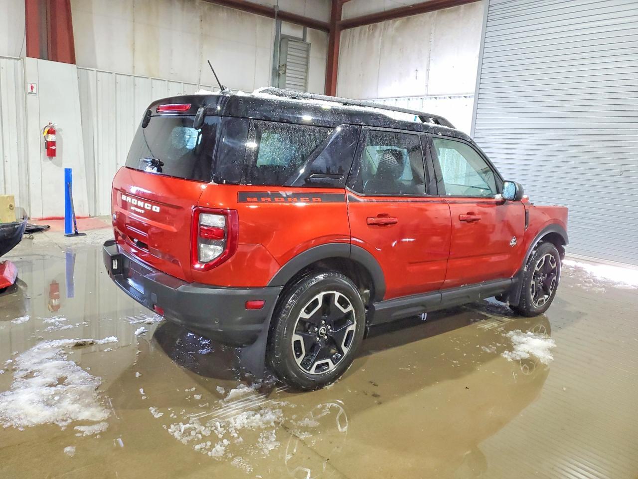 2024 Ford Bronco Sport Outer Banks - Image 3