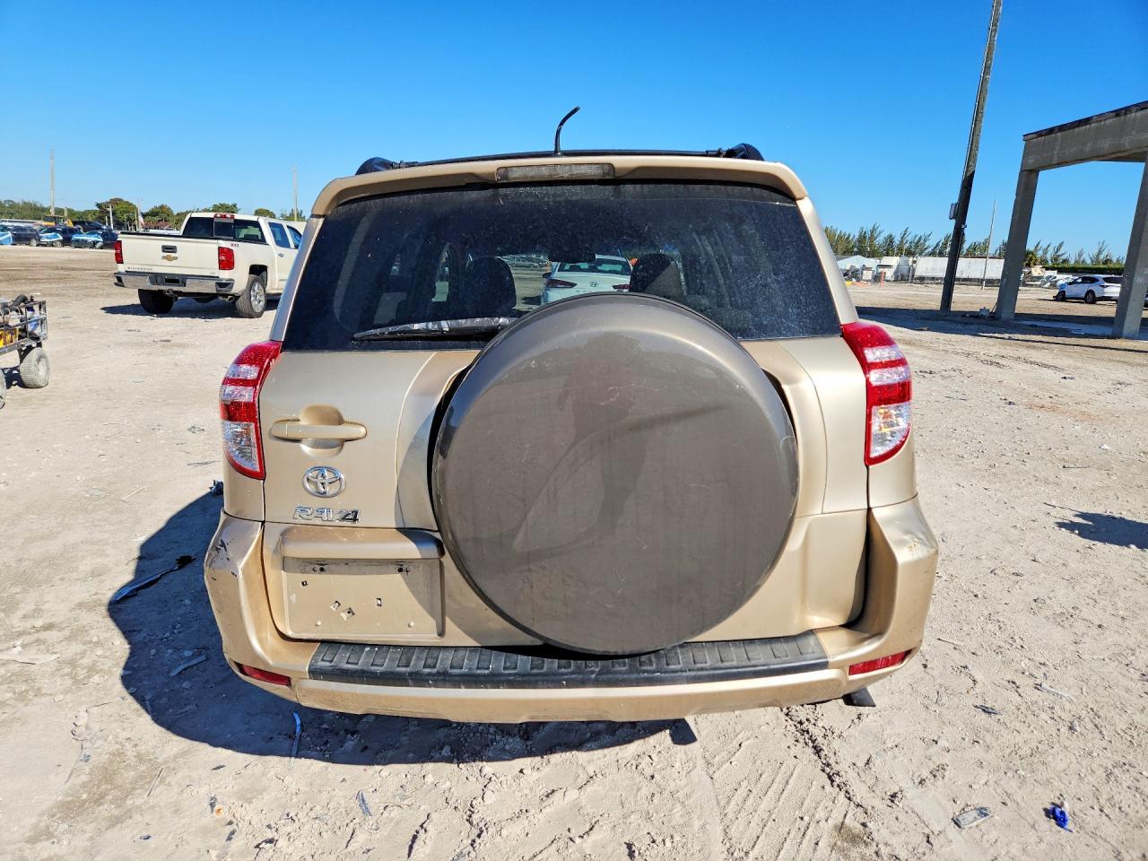 2011 Toyota Rav4 Base - Фото 6