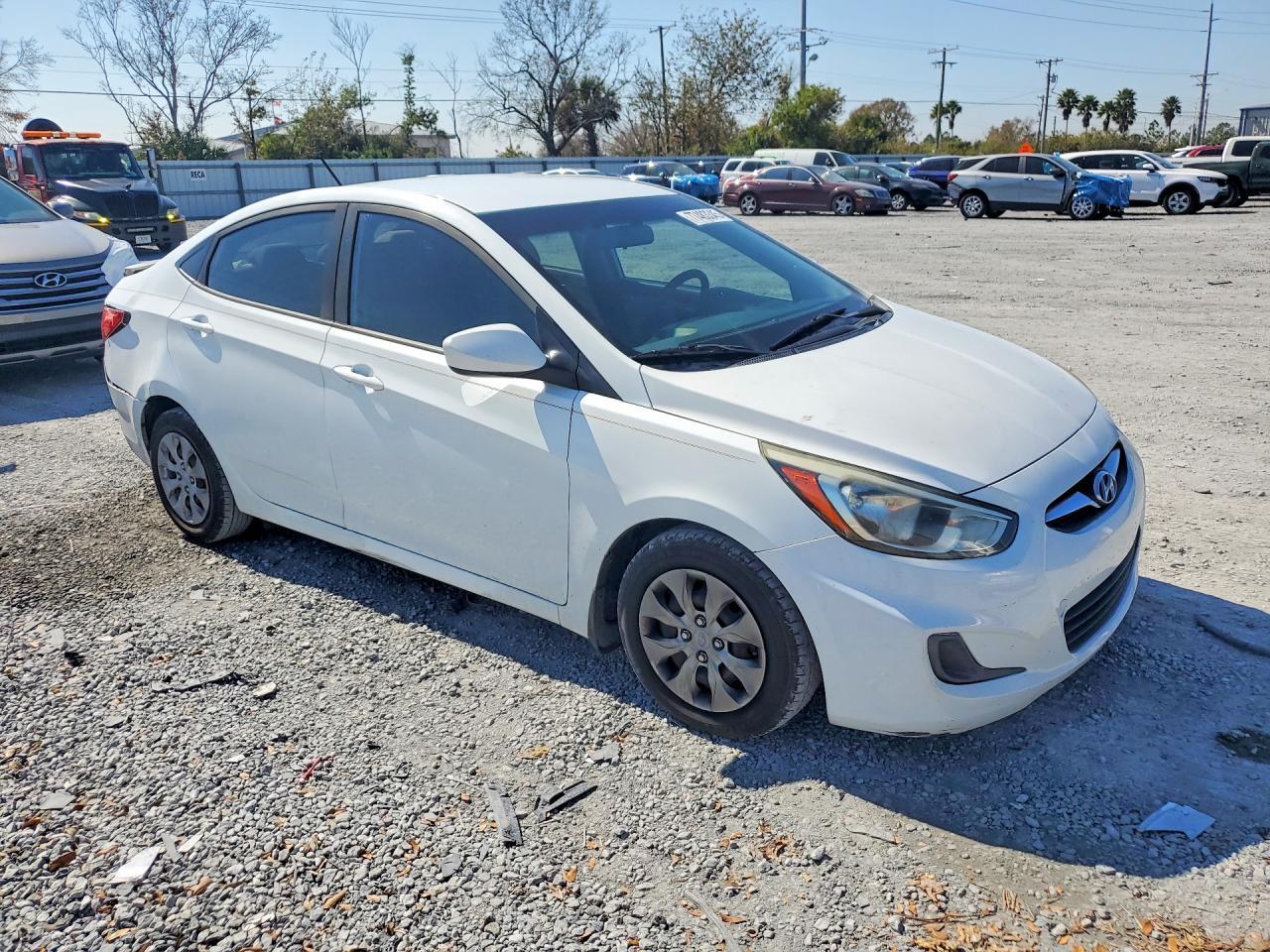 2016 Hyundai Accent Se - Фото 4