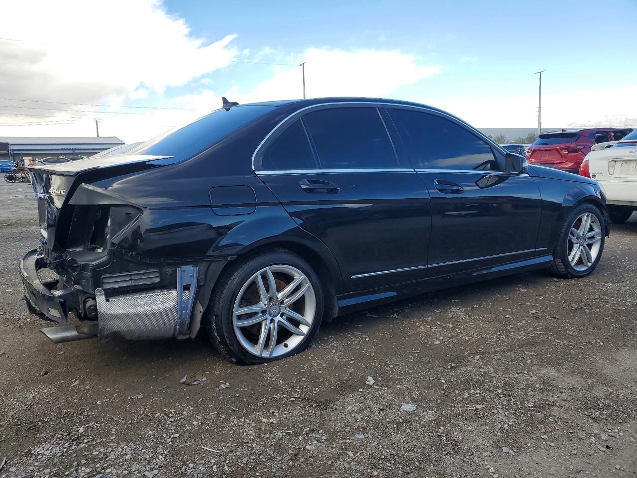 2014 Mercedes-Benz C 300 4Matic - Image 3