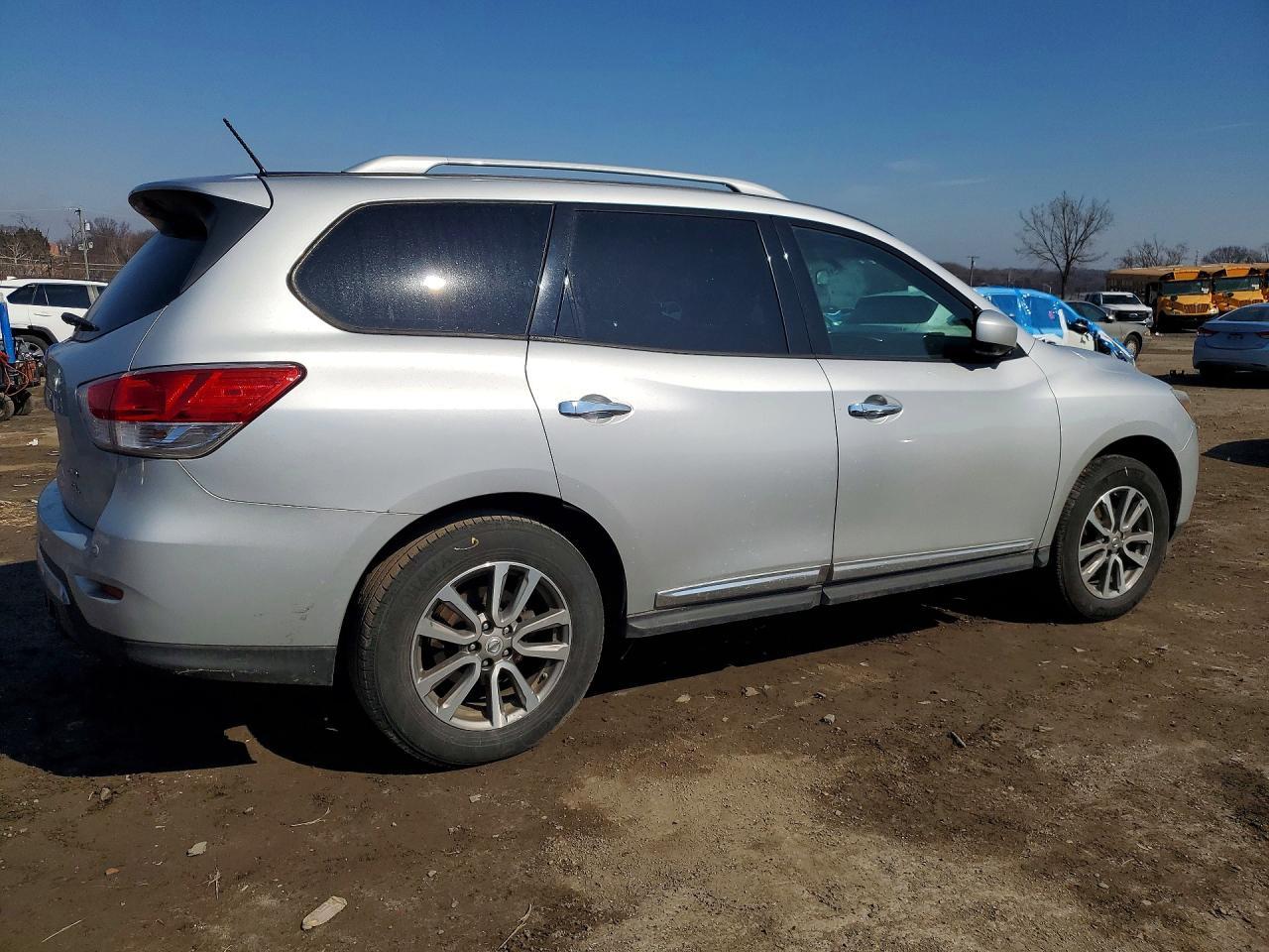 2016 Nissan Pathfinder Sl - Фото 3