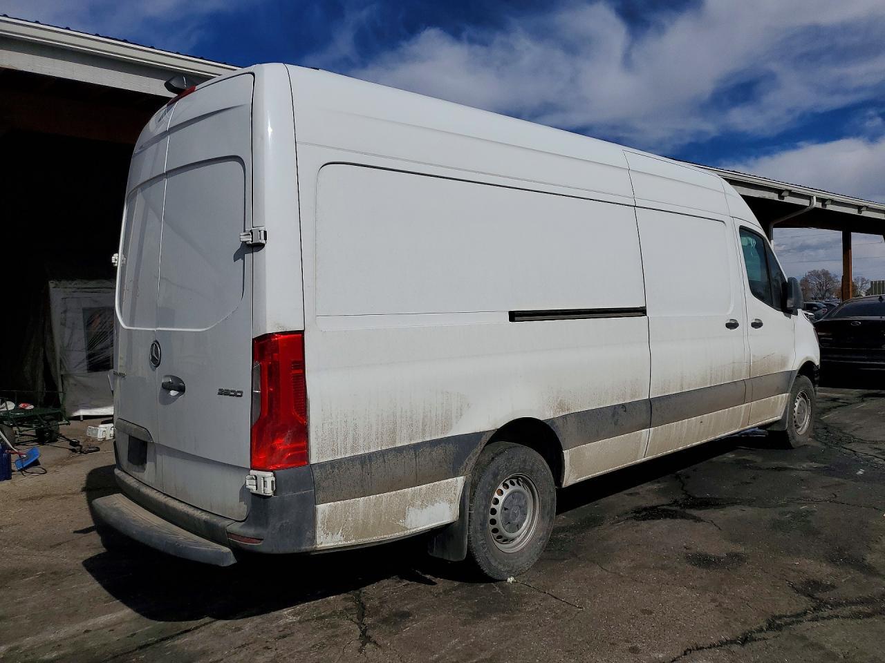 2022 Mercedes-Benz Sprinter 2500 - Фото 3