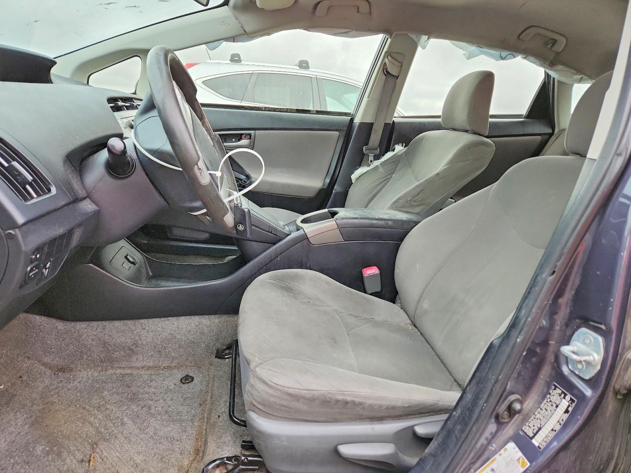2013 Toyota Prius - Фото 7