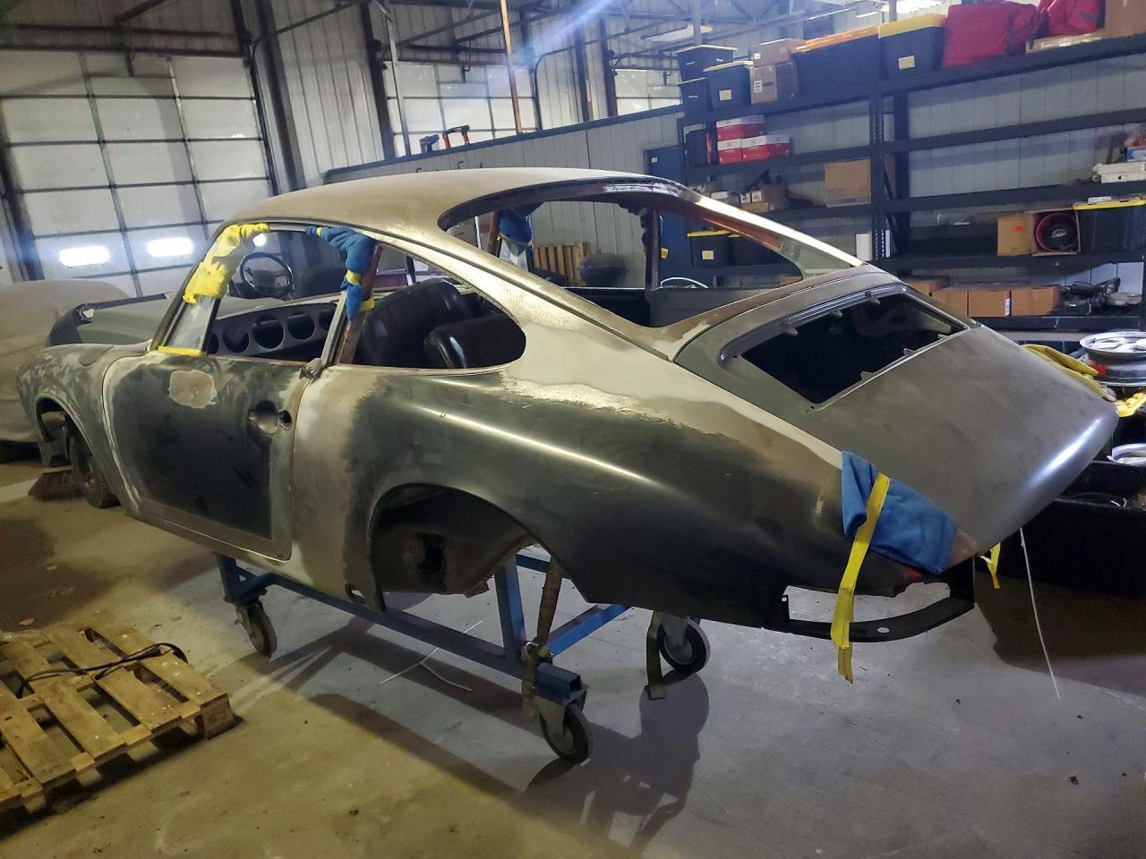 1969 Porsche 911 - Image 2