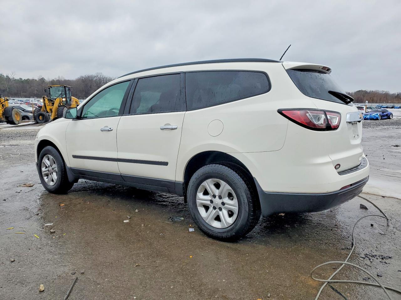 2014 Chevrolet Traverse Ls - Фото 2