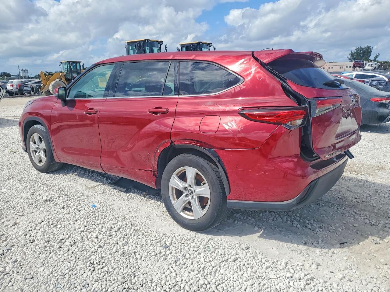 2022 Toyota Highlander Le - Фото 2