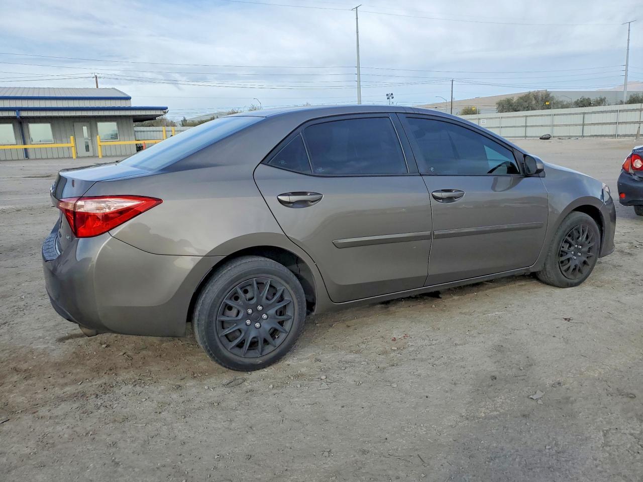 2017 Toyota Corolla L - Фото 3