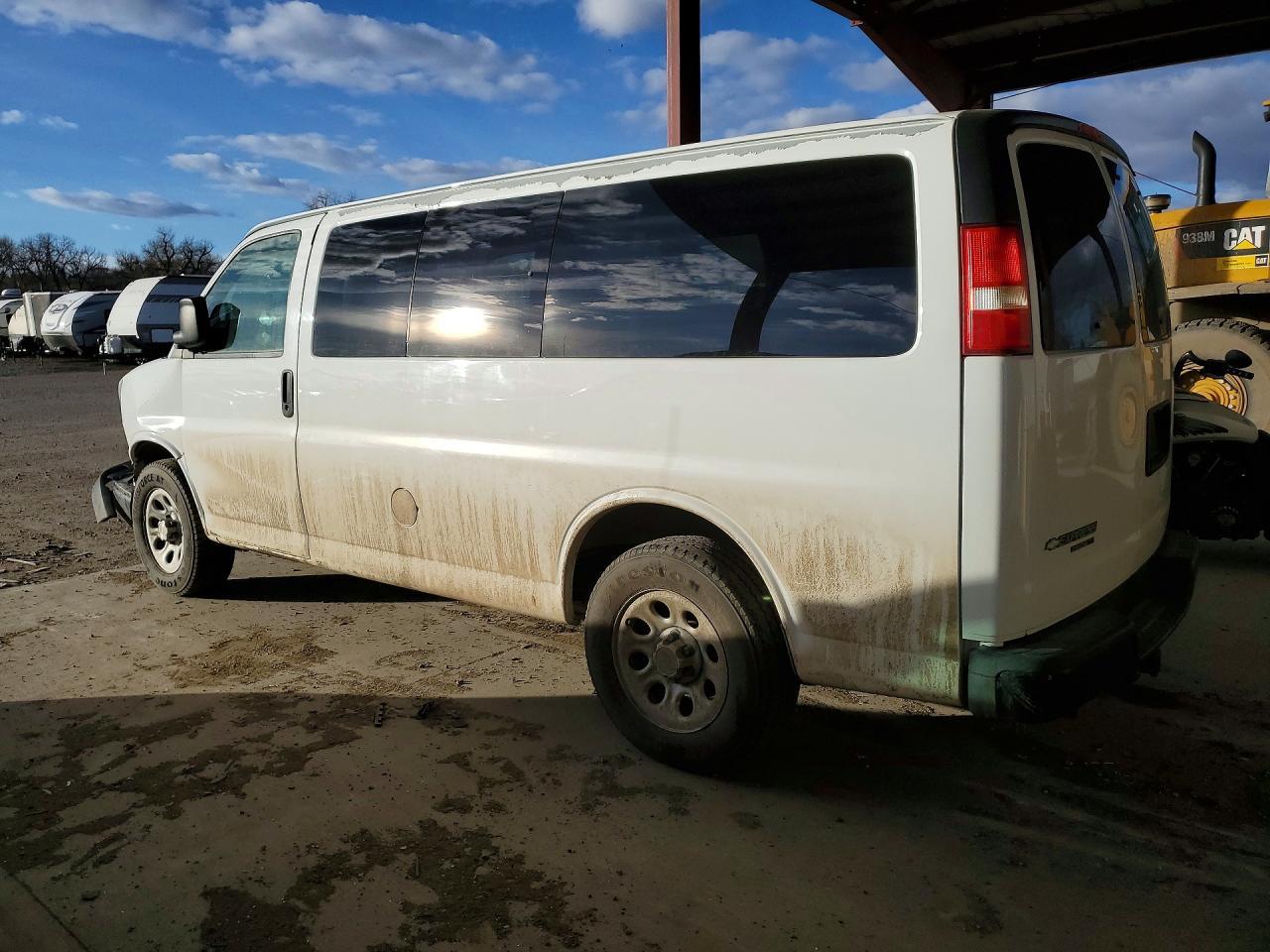 2009 Chevrolet Express G1500 - Фото 2