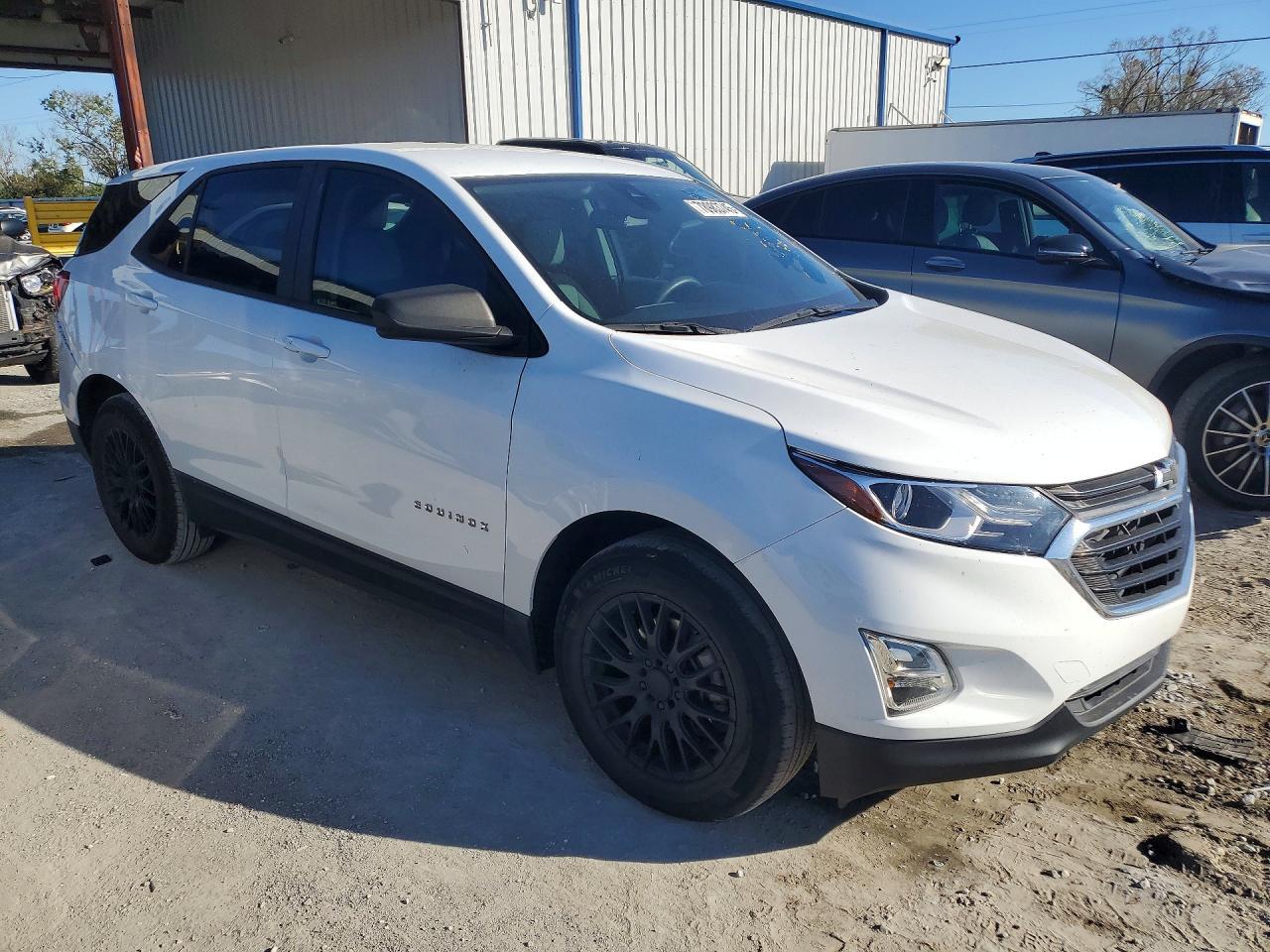 2020 Chevrolet Equinox Ls - Фото 4