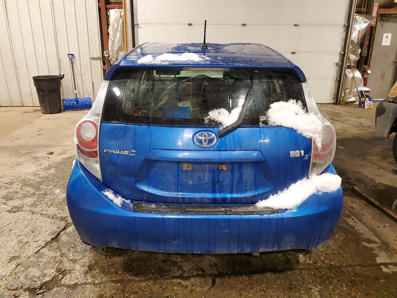 2014 Toyota Prius C - Фото 6
