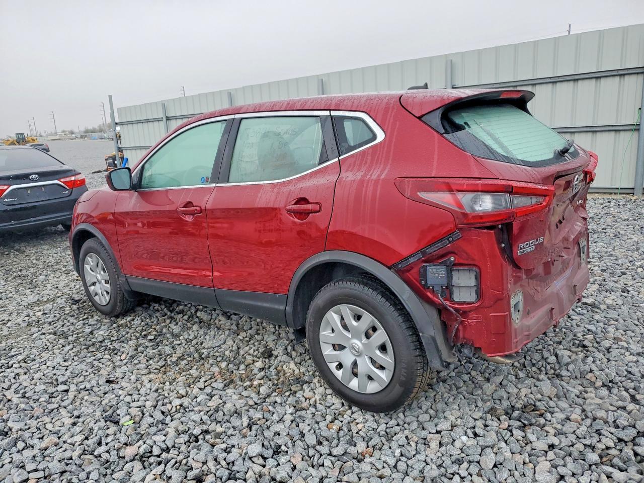 2020 Nissan Rogue Sport S - Фото 2