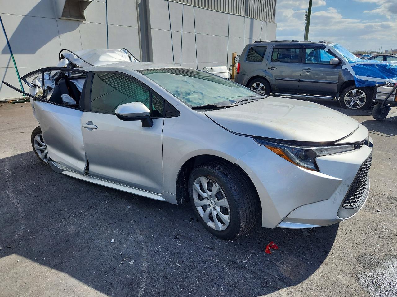 2021 Toyota Corolla Le - Фото 4