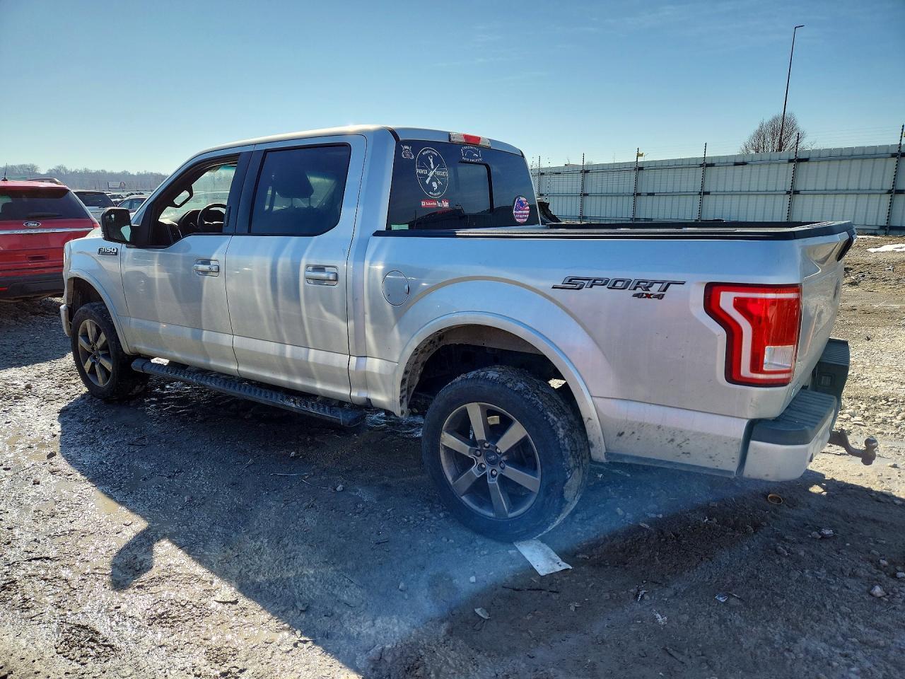 2015 Ford F150 Supercrew - Фото 2