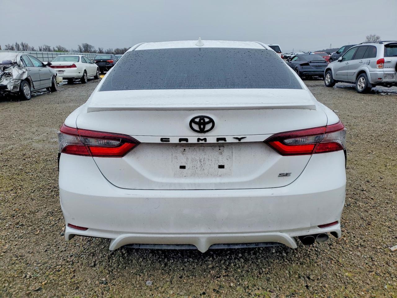 2022 Toyota Camry Se - Image 6