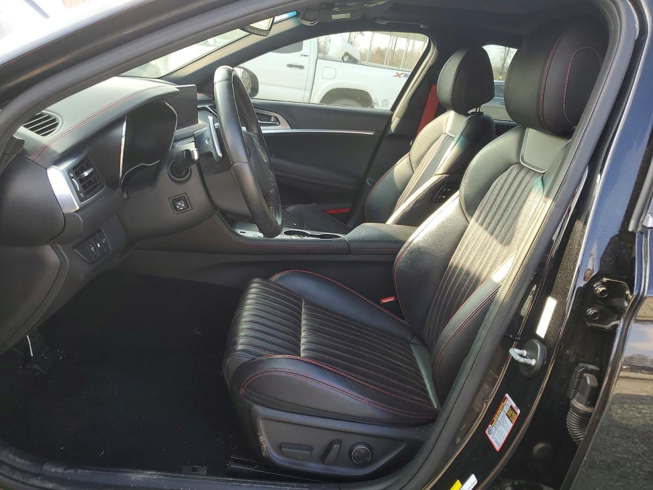 2023 Genesis G70 2.0T - Image 7